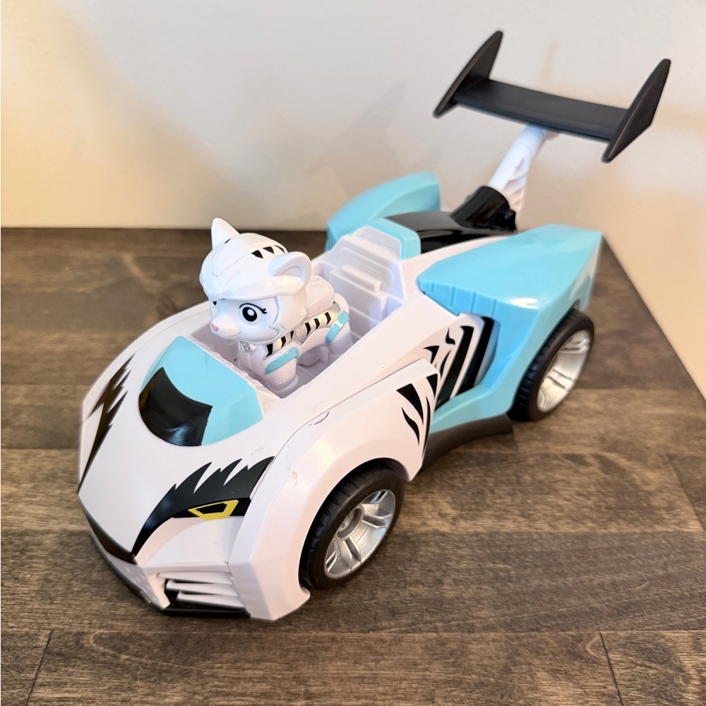 Paw Patrol Rory Cat with White Car